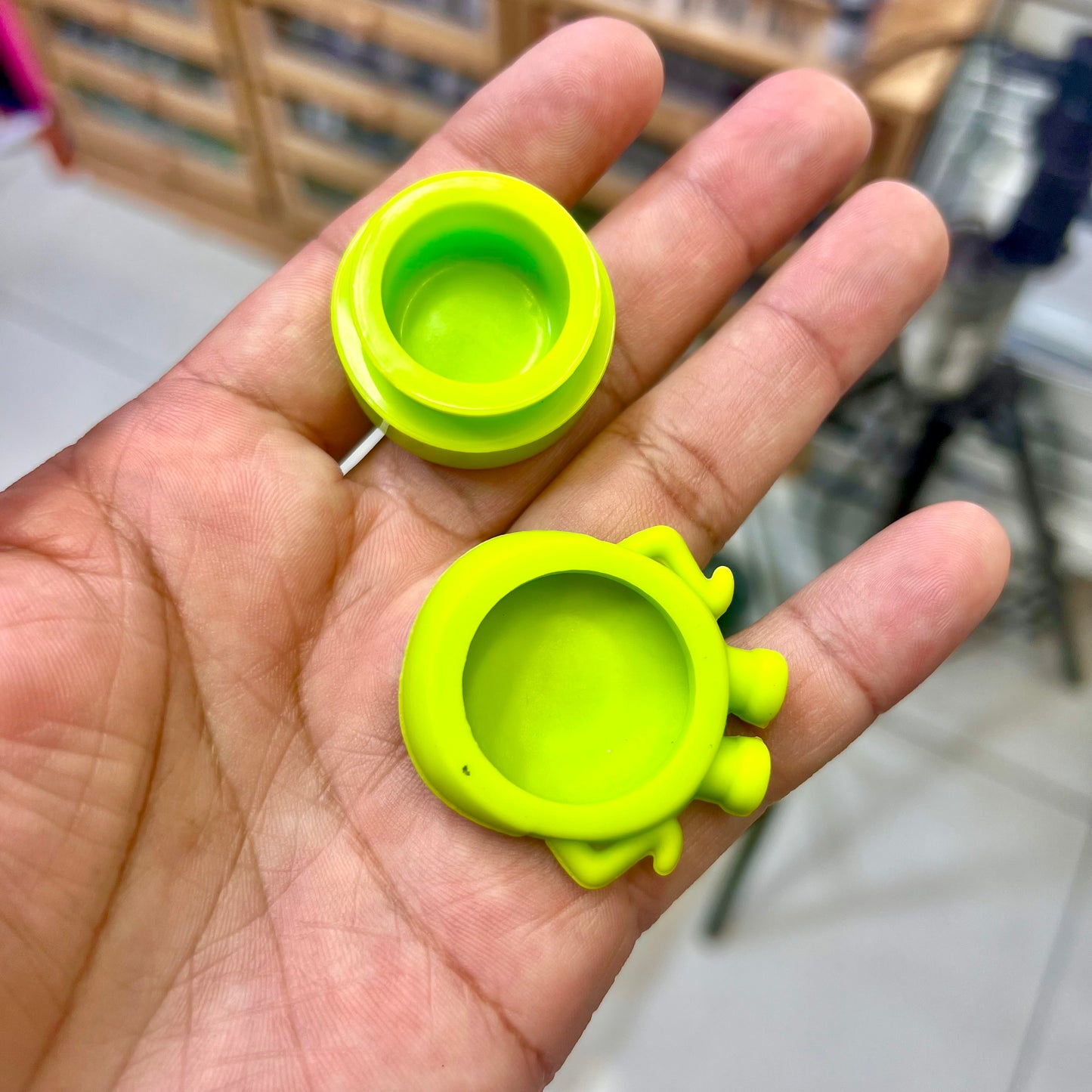 Pastillero Mike Wazowski