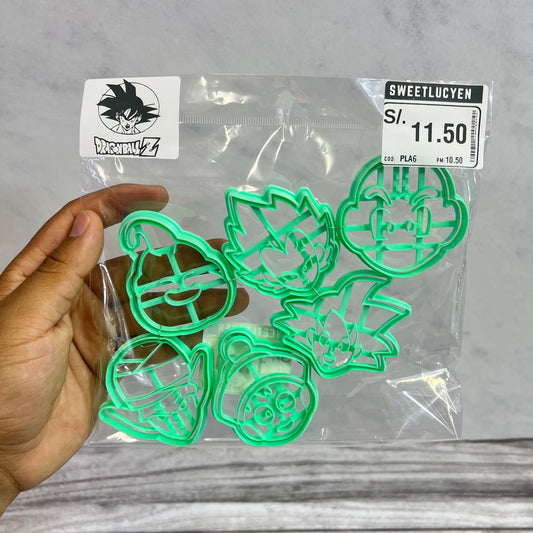 Set 6 Cortadores Dragón Ball 6-7 cm